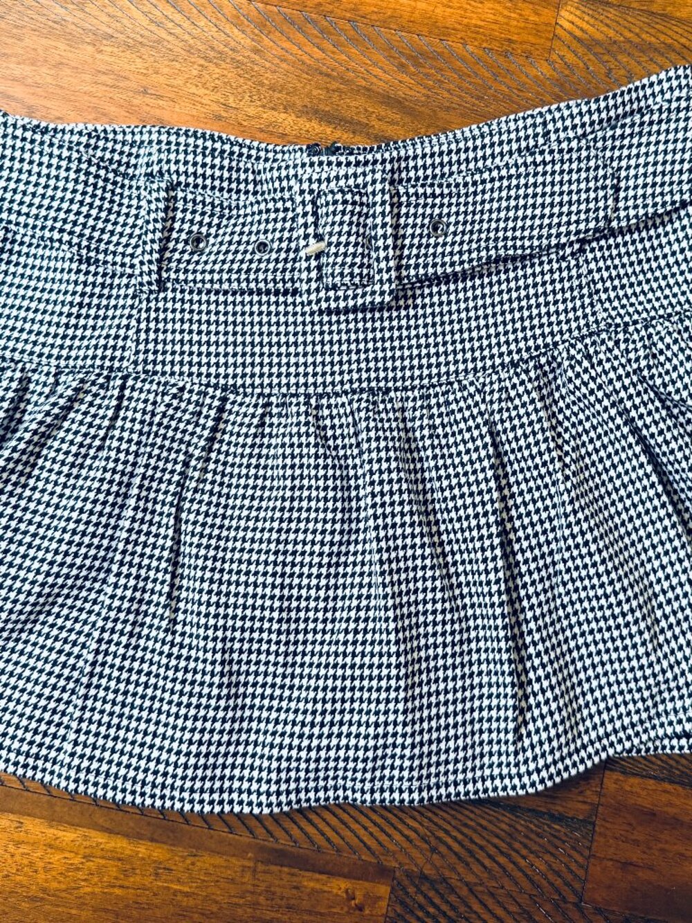 Super Cute Forever 21 Houndstooth Belted Mini Skirt - Size L